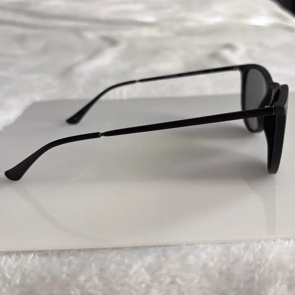 QUAY Australia Great Escape Polarized Sunglasses Matte Black Round Unisex 126mm